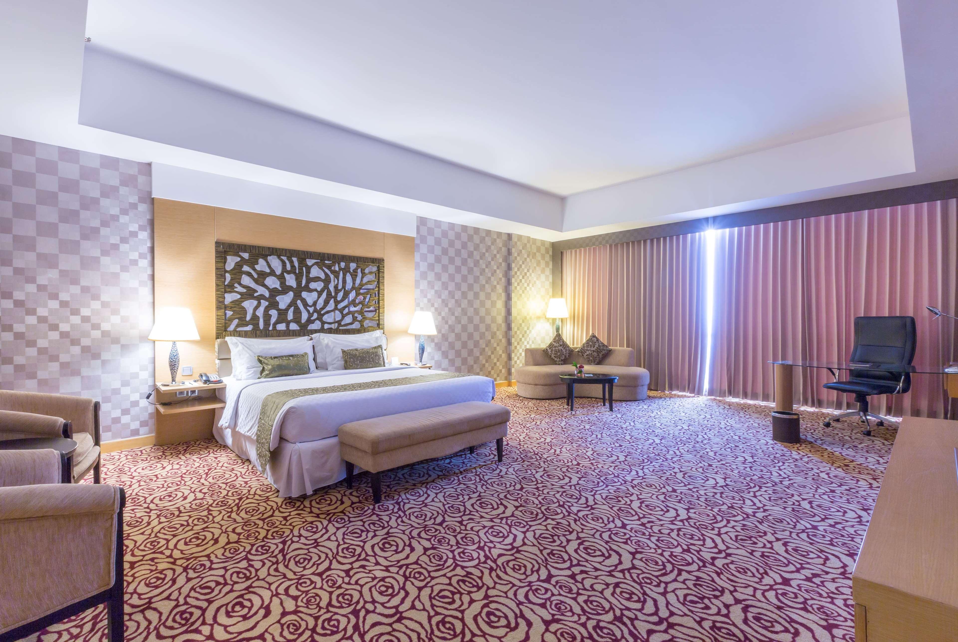 Hotel Wyndham Surabaya Exterior foto