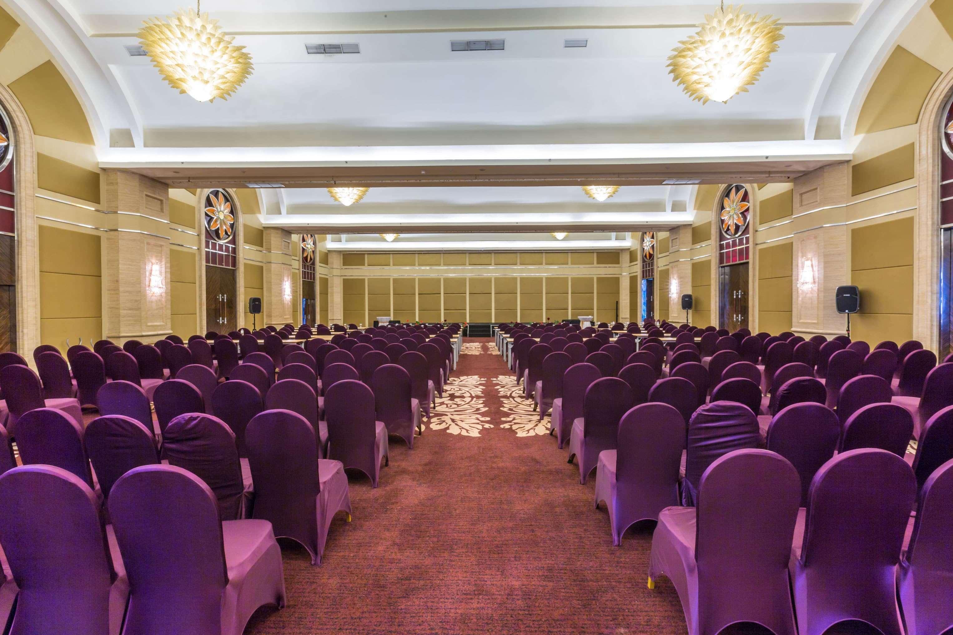 Hotel Wyndham Surabaya Exterior foto