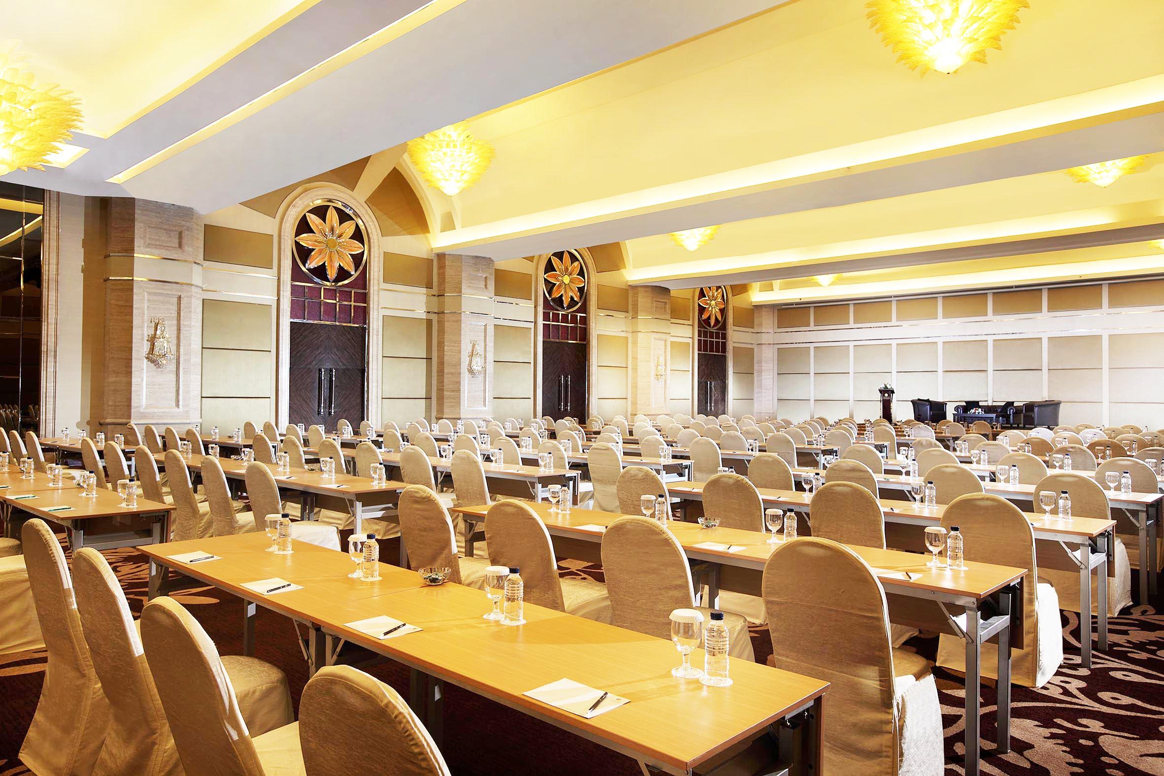 Hotel Wyndham Surabaya Exterior foto