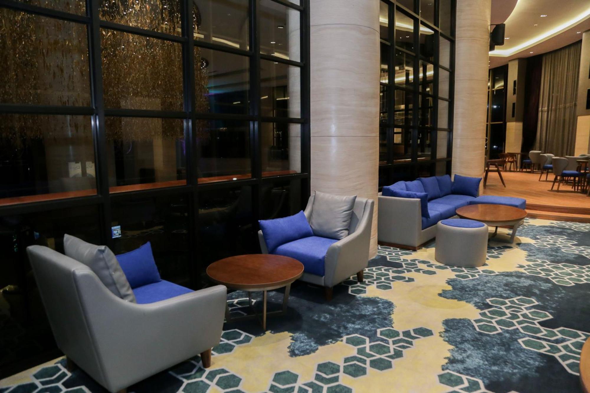 Hotel Wyndham Surabaya Exterior foto