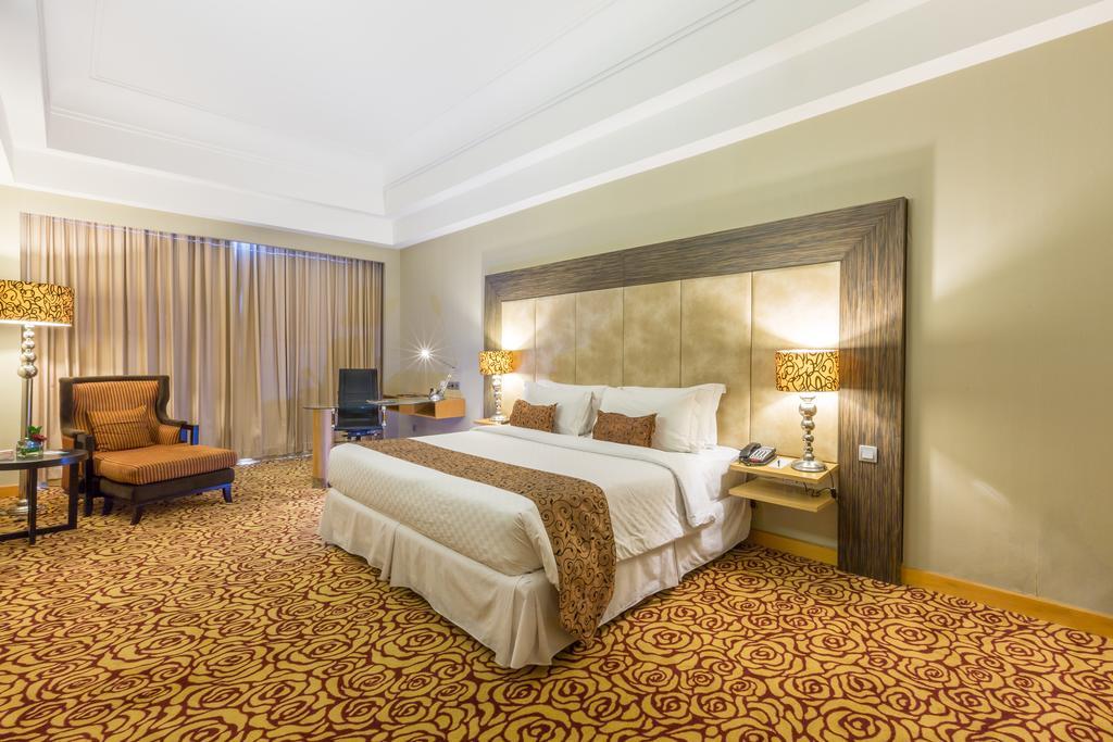 Hotel Wyndham Surabaya Exterior foto