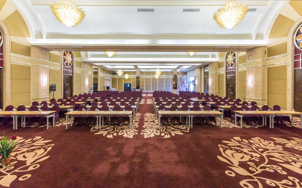 Hotel Wyndham Surabaya Exterior foto